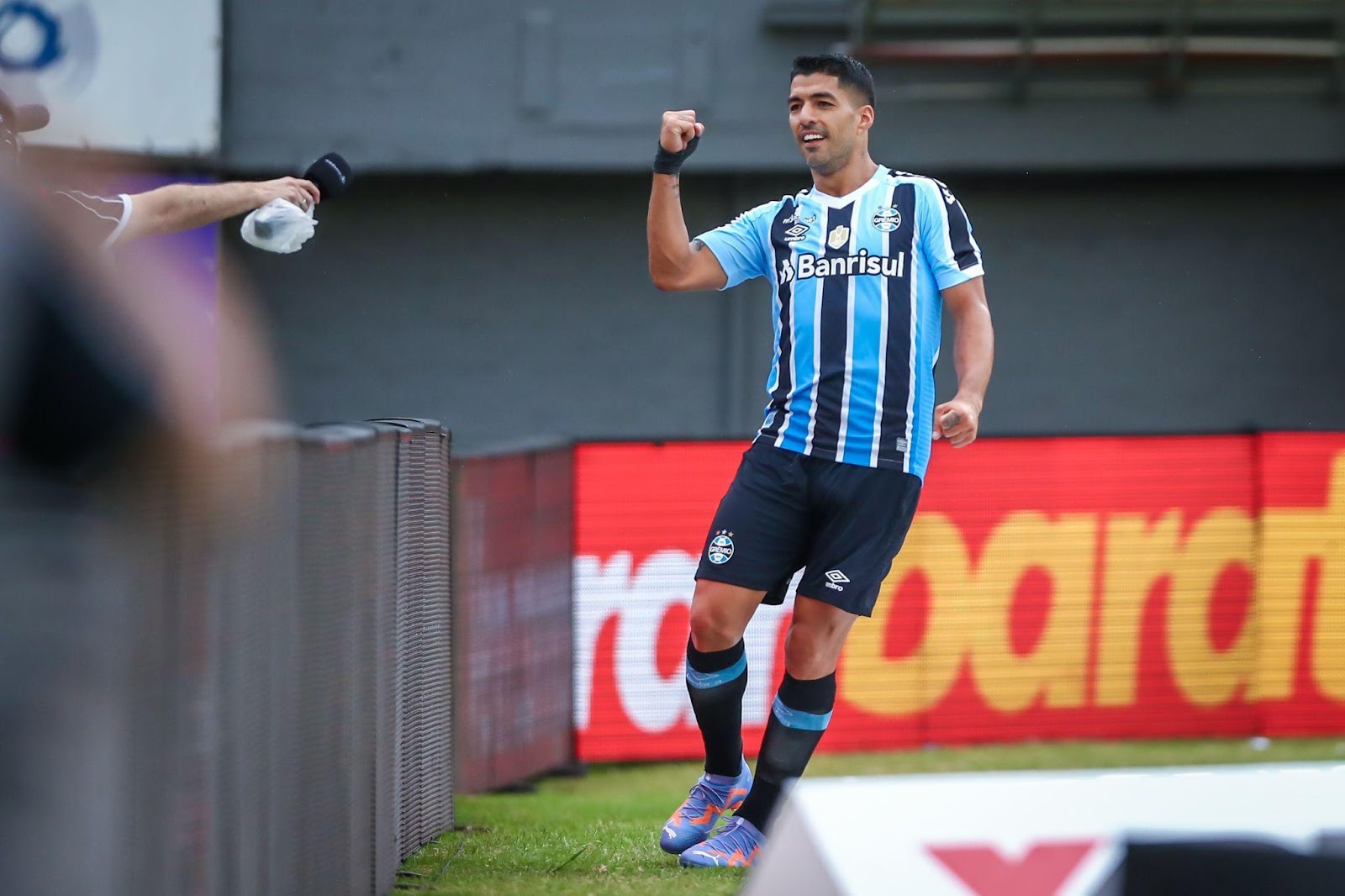 Suárez é a sensação do momento no futebol brasileiro - Foto: Lucas Uebel/Grêmio
