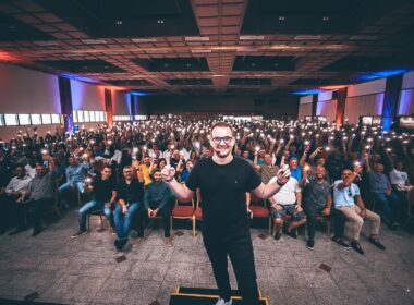 especialista em vendas, Júnior Smarzaro