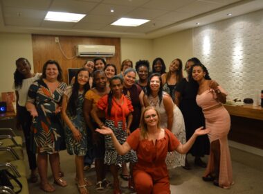 Psicanalista e Escritora Neila Andrade Transforma a Vida de Mulheres com Seu Trabalho
