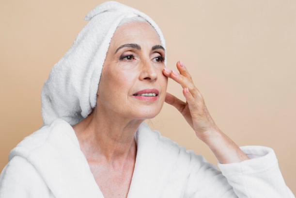 Como evitar rugas e envelhecimento da pele do rosto