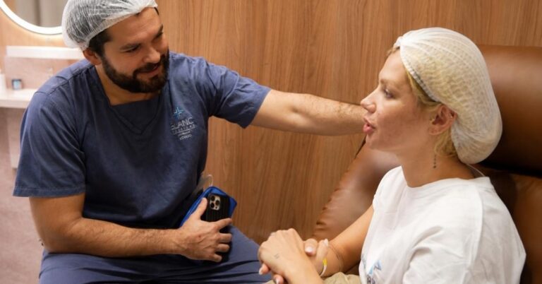 Janaína Santucci celebra pós-operatório tranquilo após lifting facial endoscópico com Dr. Bruno Alberton
