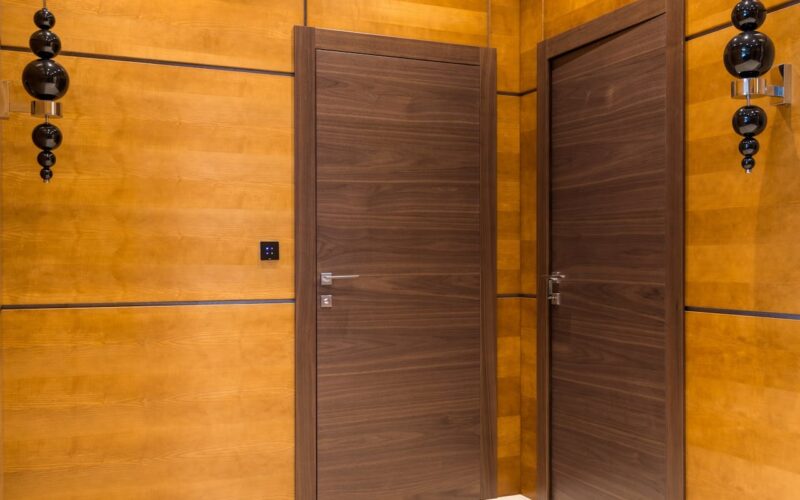 Qual é melhor, porta de correr ou porta de abrir? Confira!